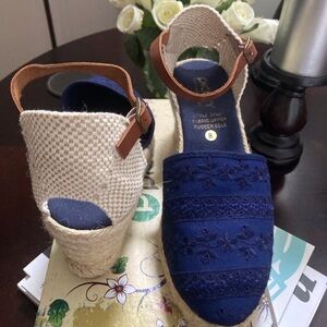 Picon brand 3” wedge espadrilles Size 8.5